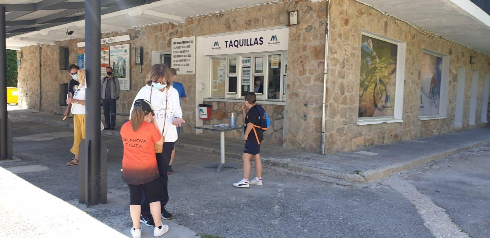 Visitantes disfrutando de las instalaciones. // R.M.