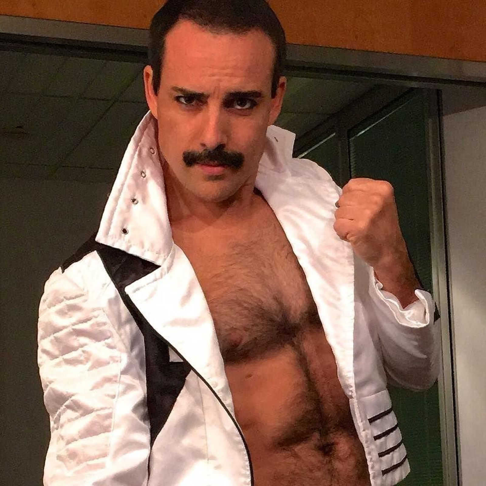 Pablo Padín lleva veinte años rindiendo tributo a Freddie Mercury.