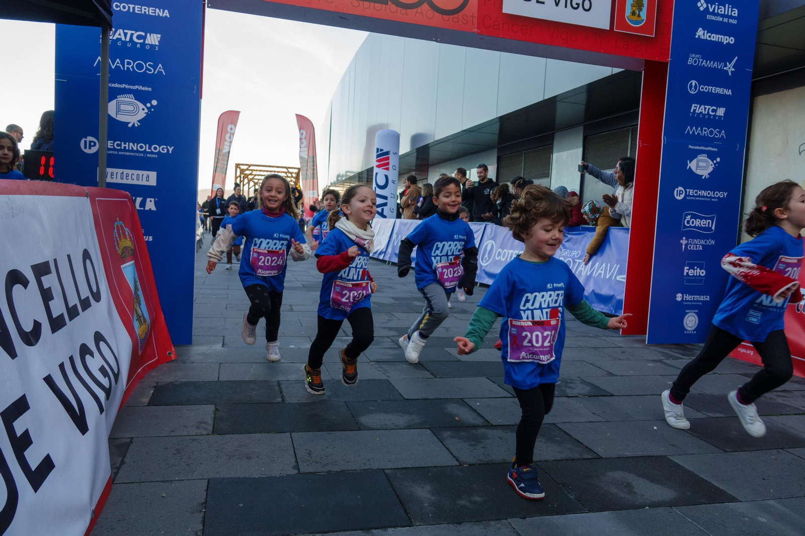 Galería | La carrera popular Érguete e Corre de Vigo bate récord de participación