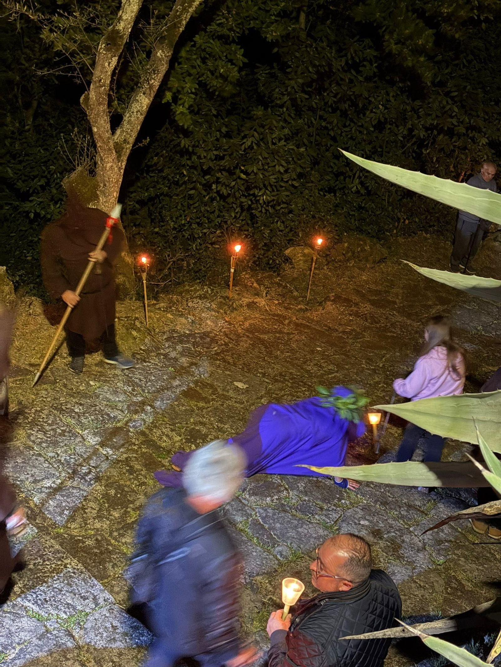 Galería | Las tinieblas y la procesión de los Penitentes conquistan Oímbra