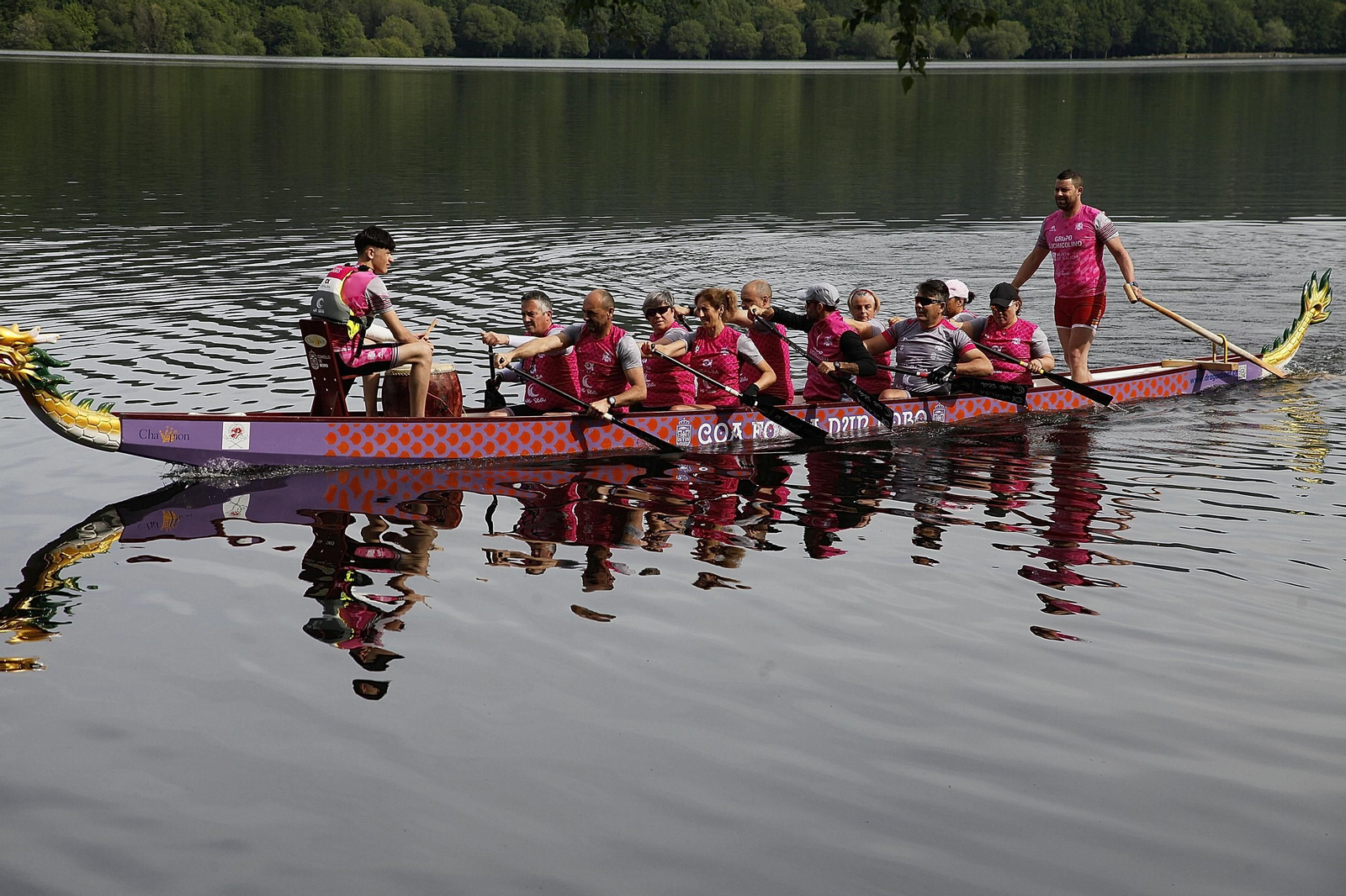 Galería | O Corgo recibe el autonómico de barco dragón