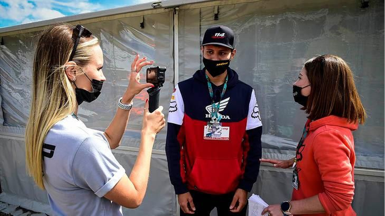 El vigués Rubén Fernández acapara la atención en MX2.