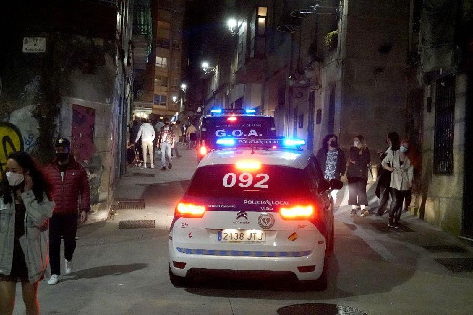 Primera noche sin estado de alarma en Vigo _ Vicente 01