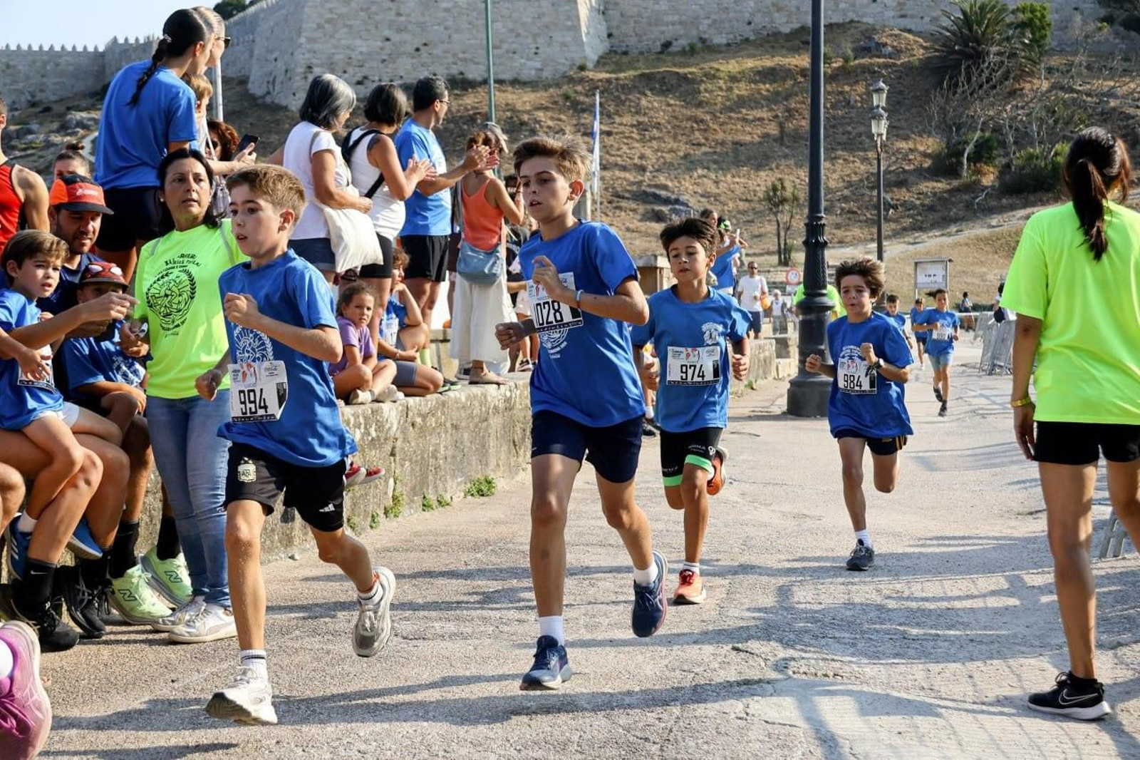 Galería | Más de 1.300 personas corren y caminan por Baiona