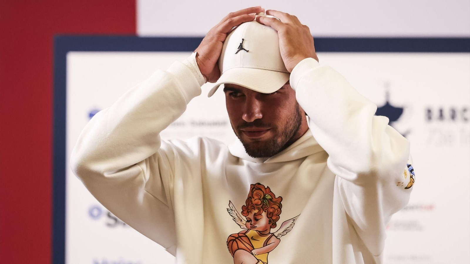 Carlos ALcaraz ofreció una rueda de prensa para anunciar su decisión.