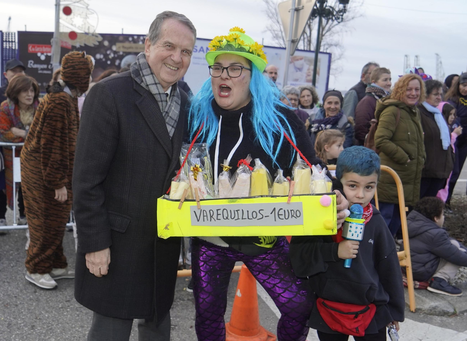 Galería | El desfile de comparsas del Entroido 2026 ilumina las calles de Vigo