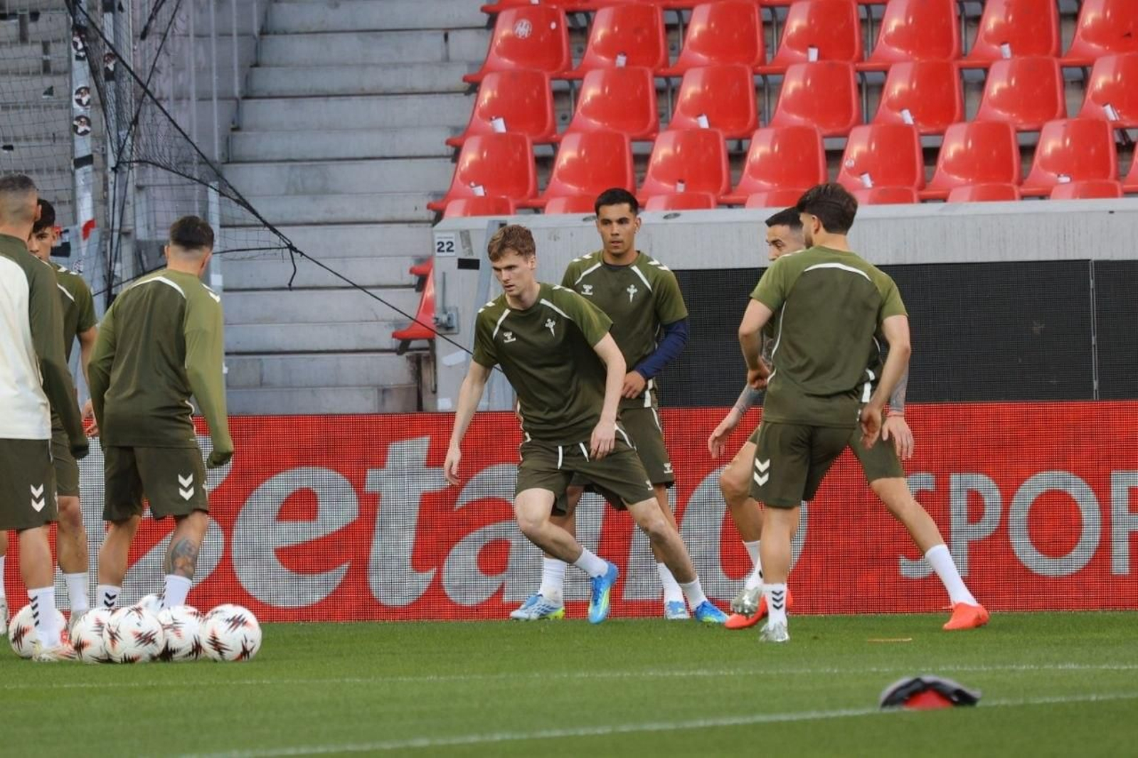 Galería | El Celta vive una intensa jornada en Friburgo antes del encuentro europeo