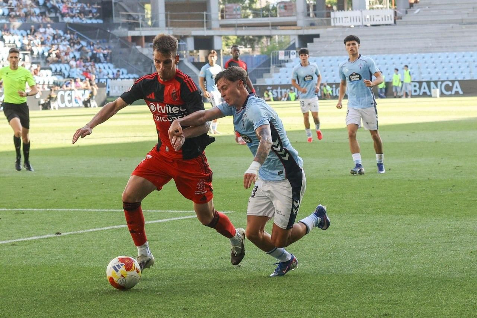 Galería | El Celta Fortuna golea a la Ponferradina y sube a Segunda División