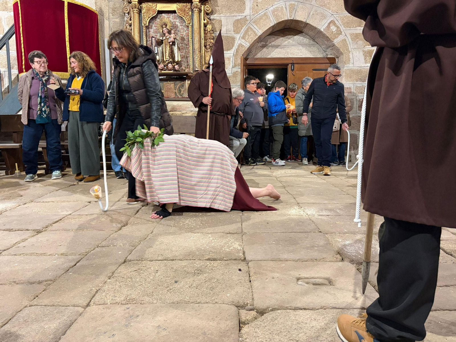 Galería | Las tinieblas y la procesión de los Penitentes conquistan Oímbra