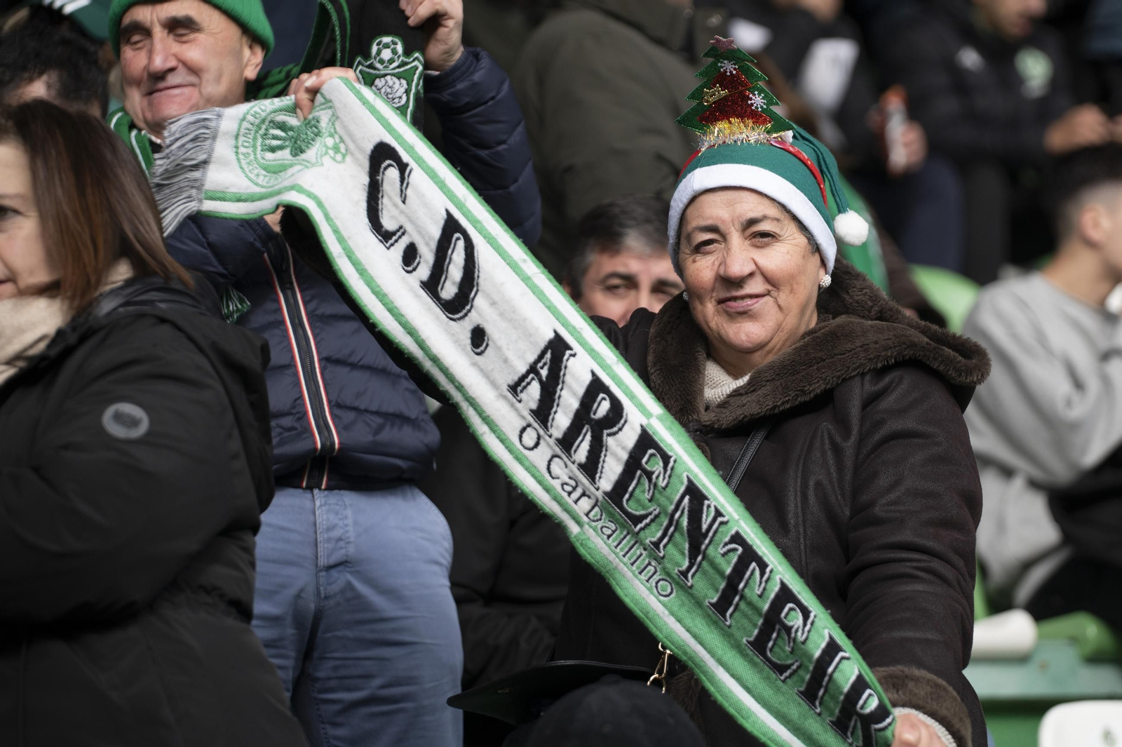 Galería | Espiñedo tiene su regalo adelantado de Navidad con la victoria del CD Arenteiro