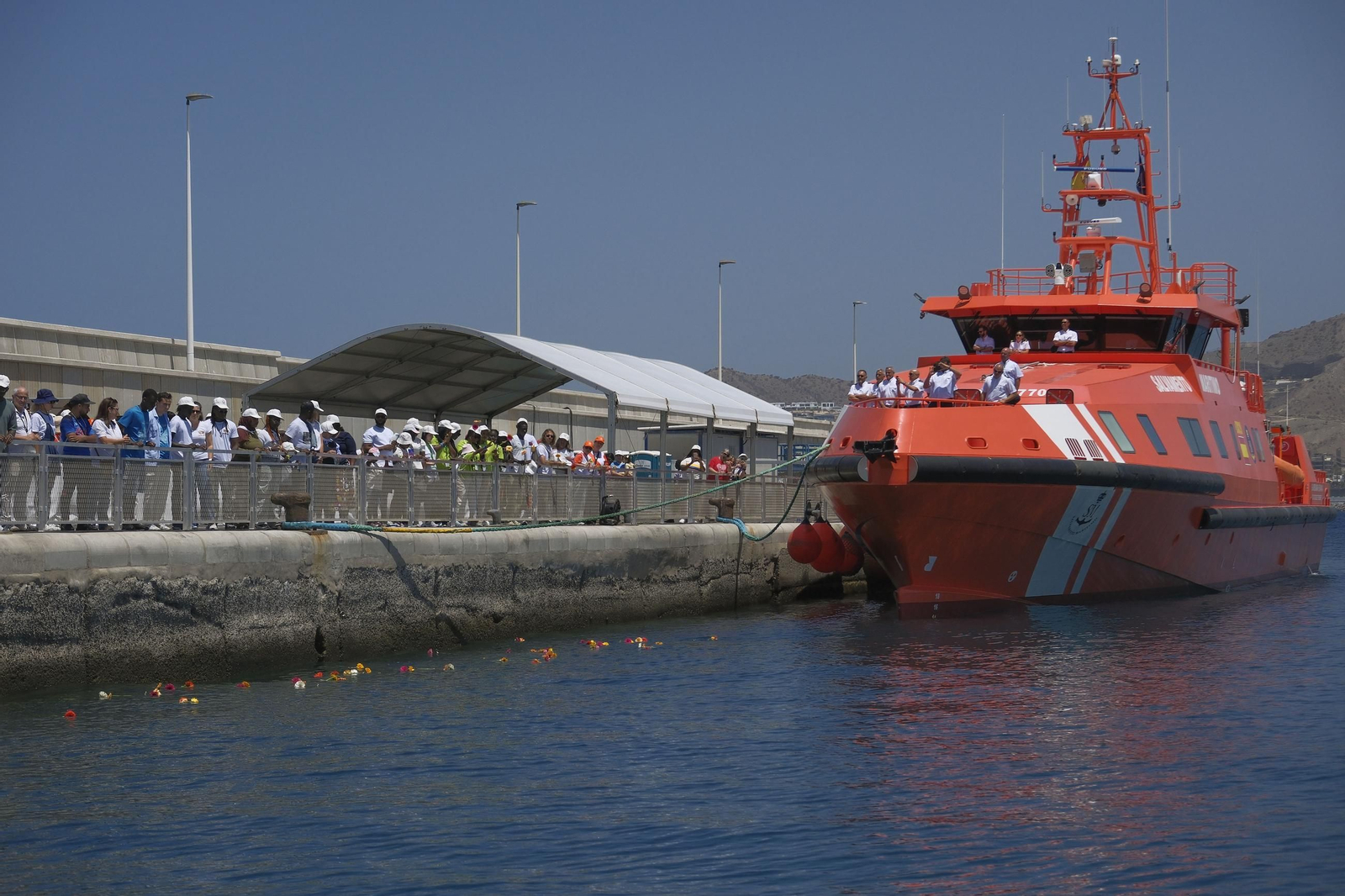 Galería | El papa León XIV se encuentra con migrantes en el puerto de Arguineguín
