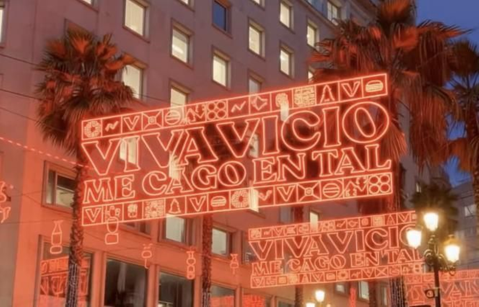 La simulación de las luces de 'Vicio' colgadas en Vigo.