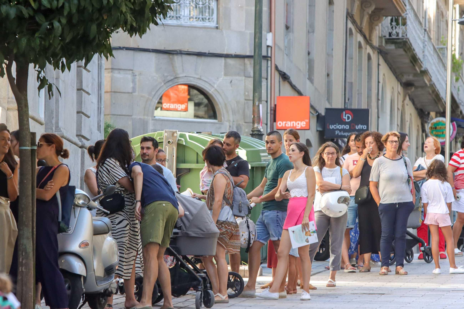 Firma de libros de Lucia Galan en la Casa del Libro. Foto J. Santome