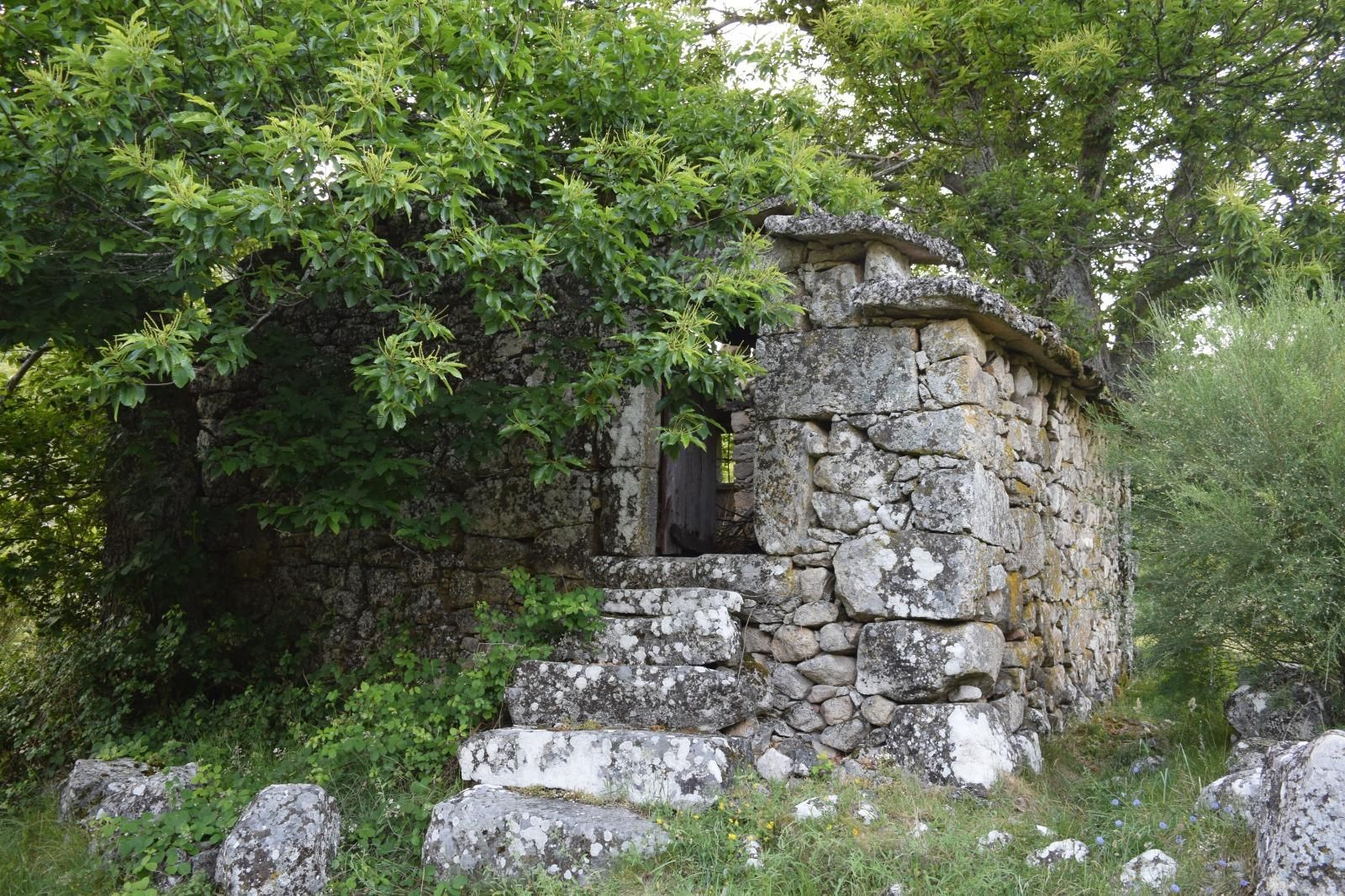 Aldea abandonada de Prada