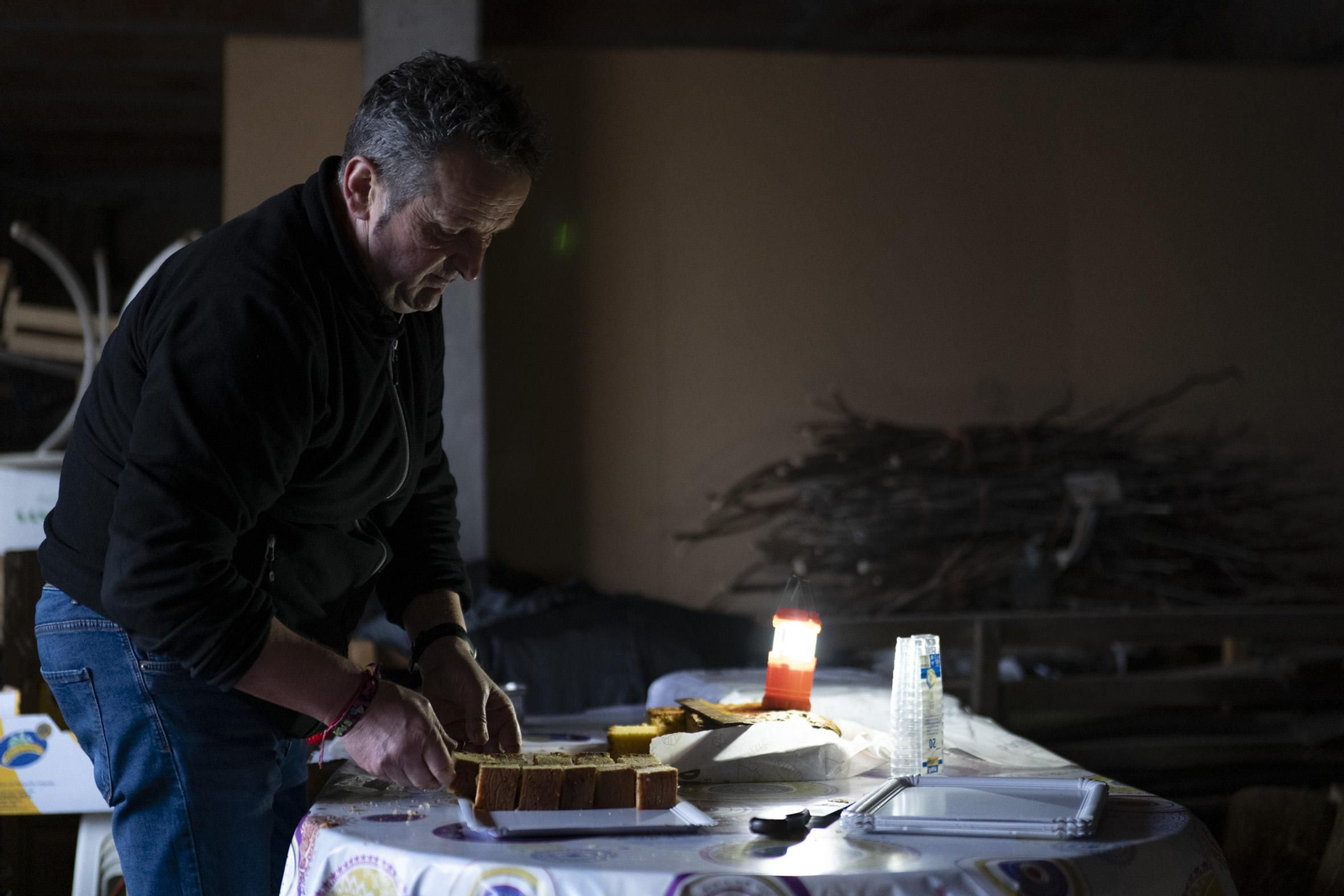 Galería | El Entroido itinerante de Parada de Amoeiro lleva la diversión por bandera