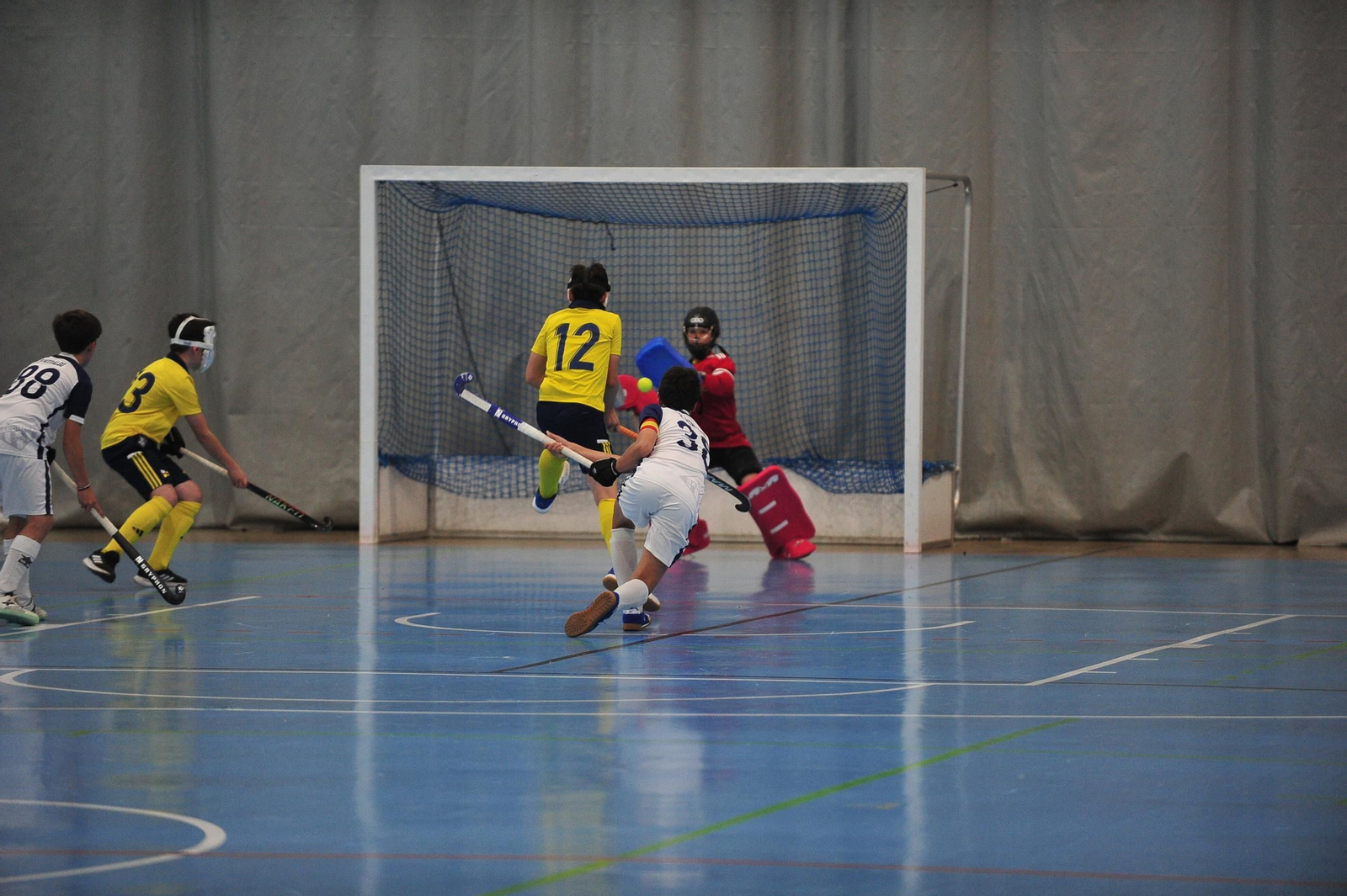 Galería | El hockey sala ourensano infantil brilla en casa