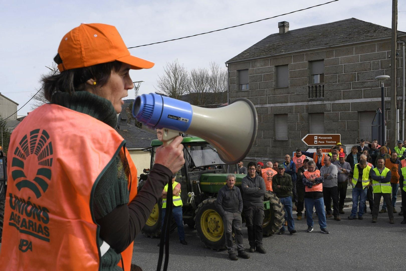 Protestas de ganaderos y agricultores en A Gudiña.