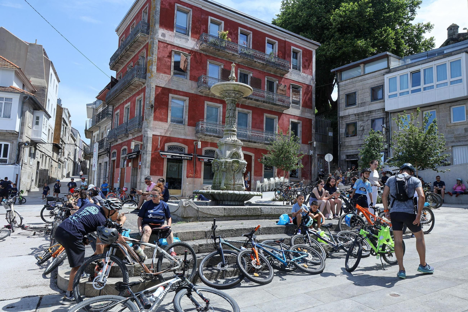 Galería | El ciclismo toma Vigo con la primera edición del Día de la Bici de Atlántico