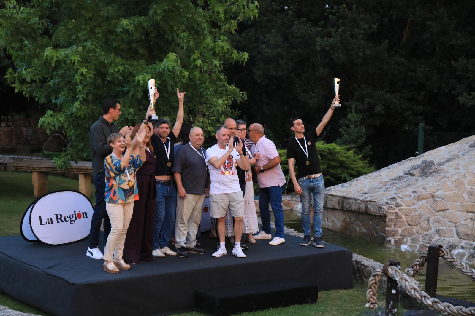 Galería | Decenas de jugadores celebran el fin de la Liga de Mus de Ourense, en fotos