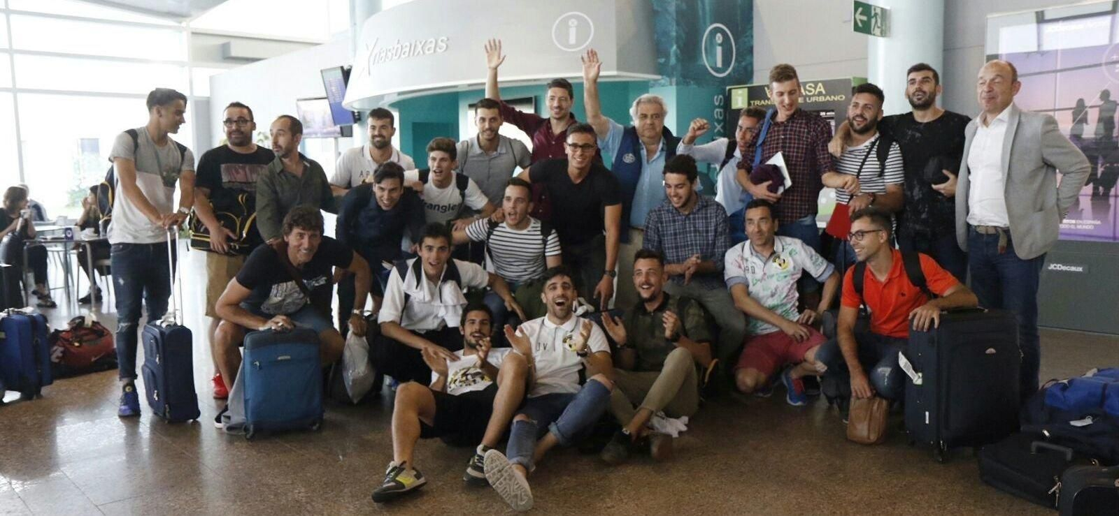 El Rápido llega a Peinador depues de su ascensoa Segunda B //  Lanfoco