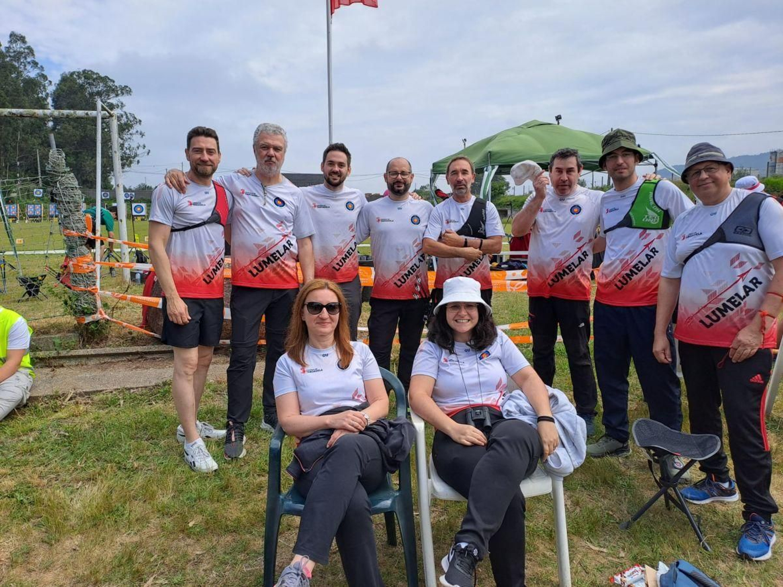 La representación del Club Lunelar en el Campeonato Gallego desarrollado en Pontevedra.