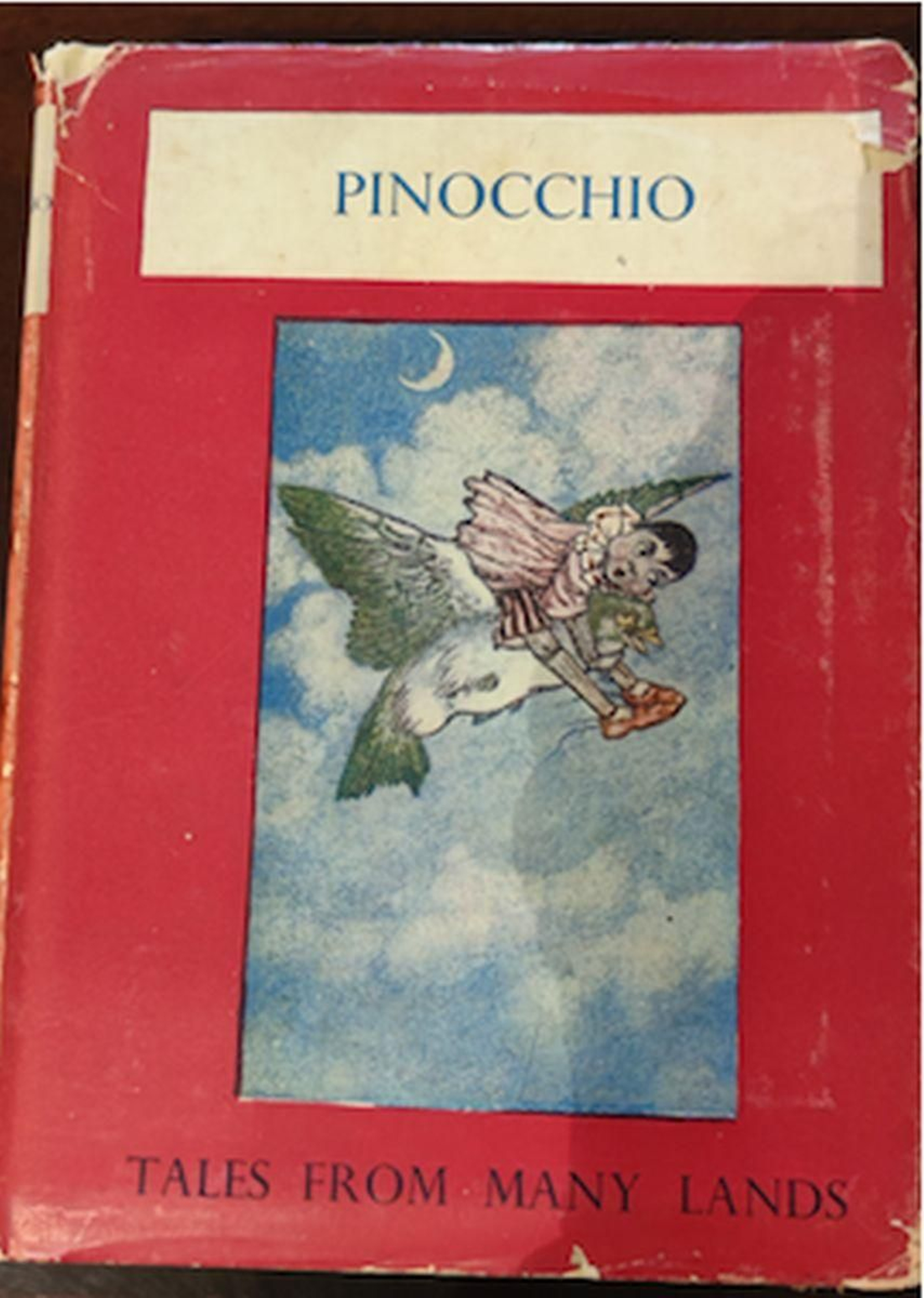 Único ejemplar de la colección en inglés. Edición de 1930, el más antiguo de la colección.