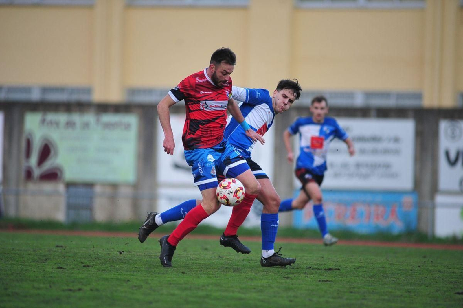El delantero del equipo valdeorrés Javi Pazos no faltó a su cita con el gol.