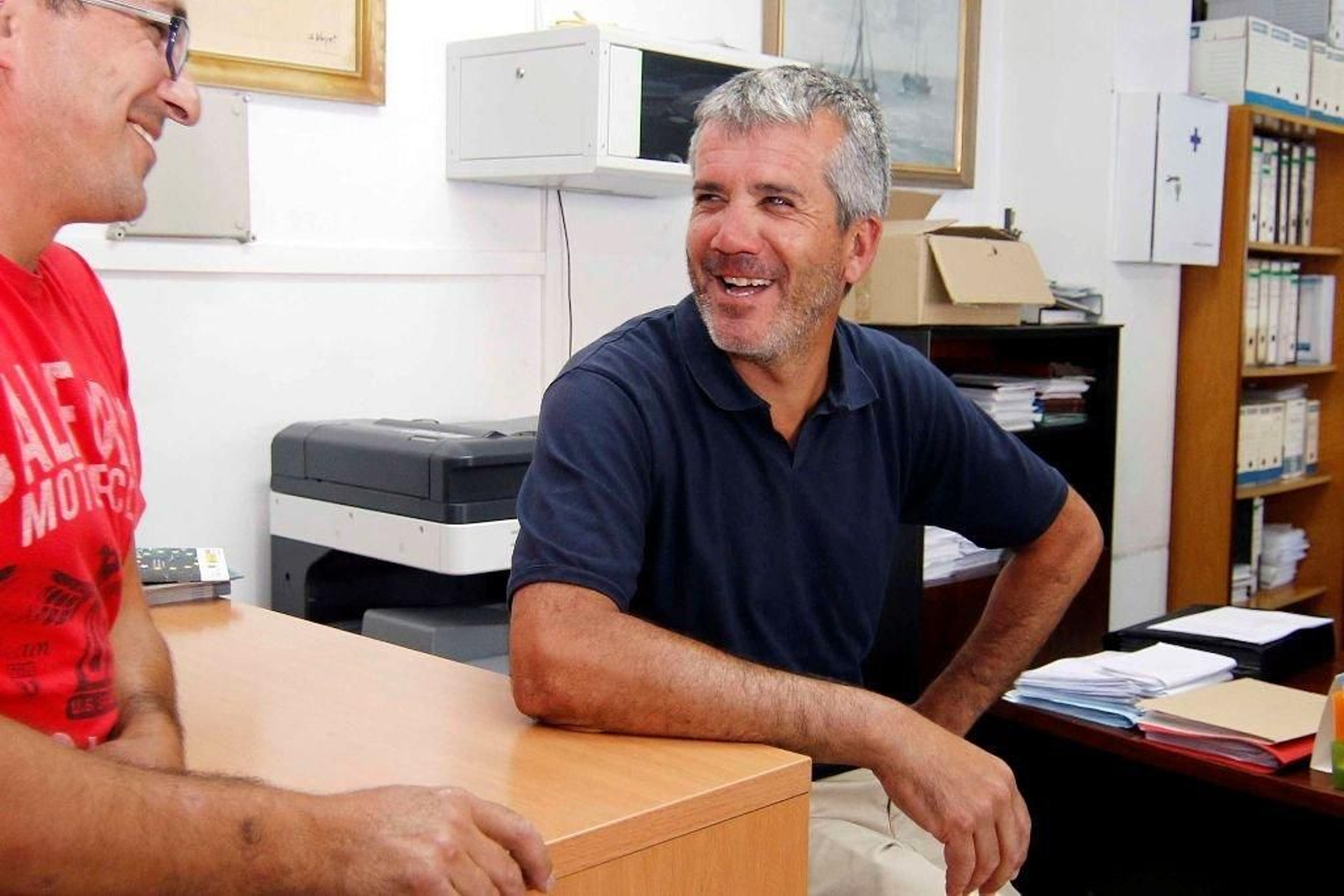 El nuevo patrón de la Cofradía de Vigo, Misael García, es buceador y está especializado en navaja y erizo.