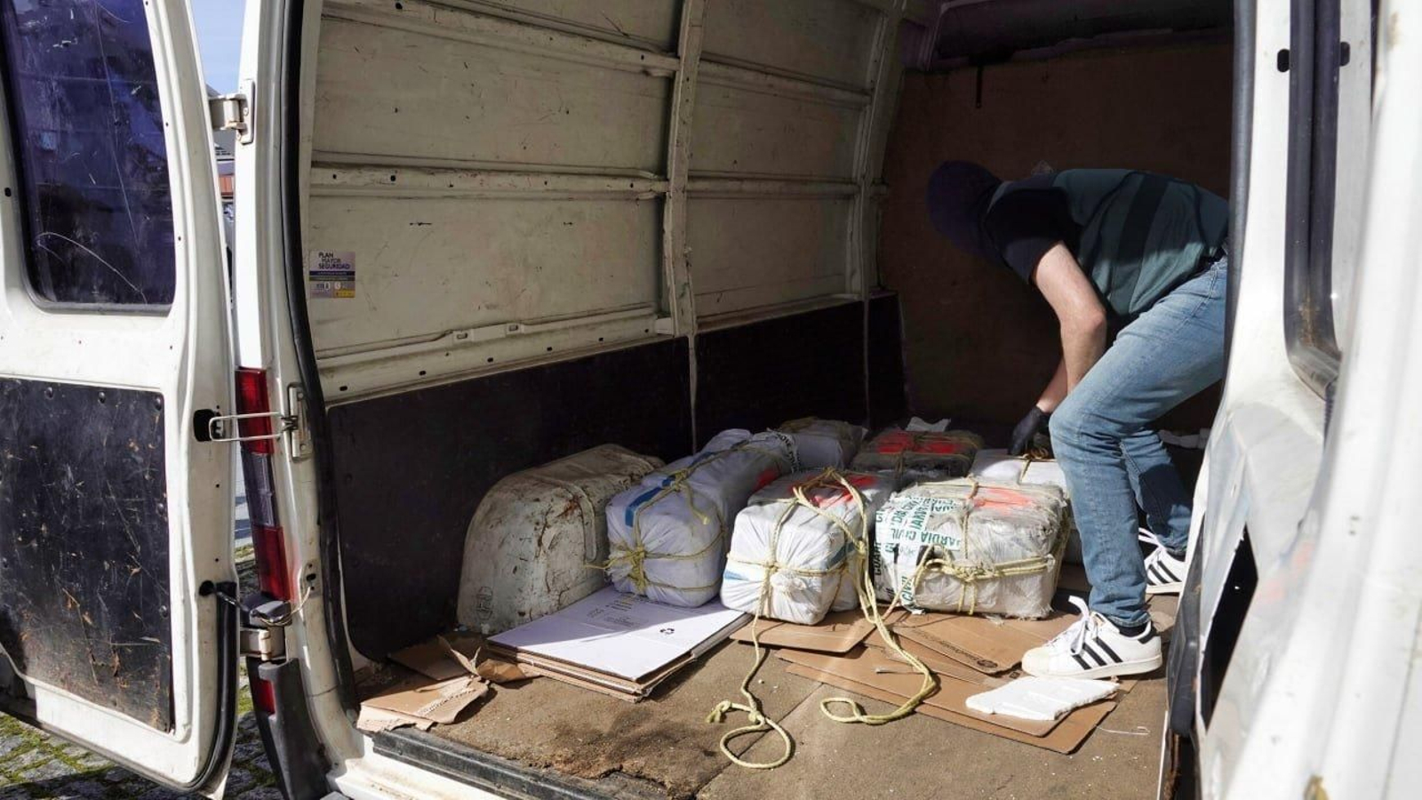 Alijo de droga del 'Petrel'.