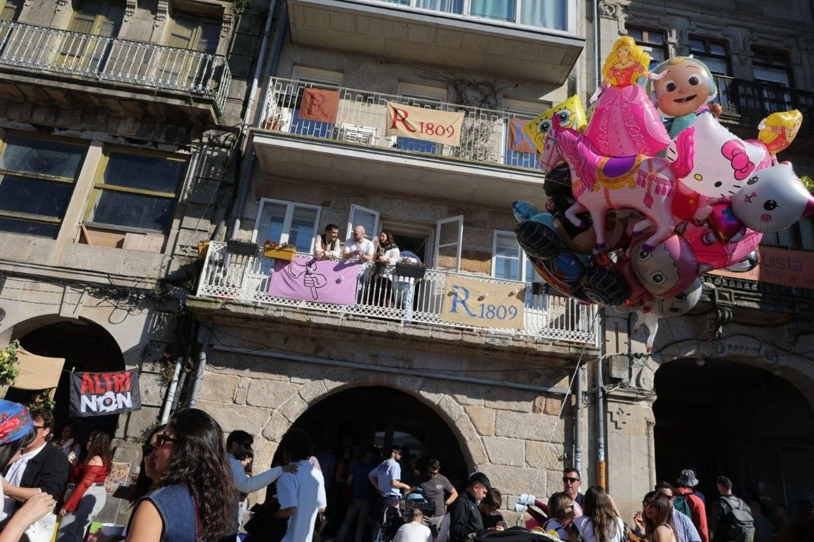 Galería | El Casco Vello de Vigo se llena de vida el sábado por la Reconquista