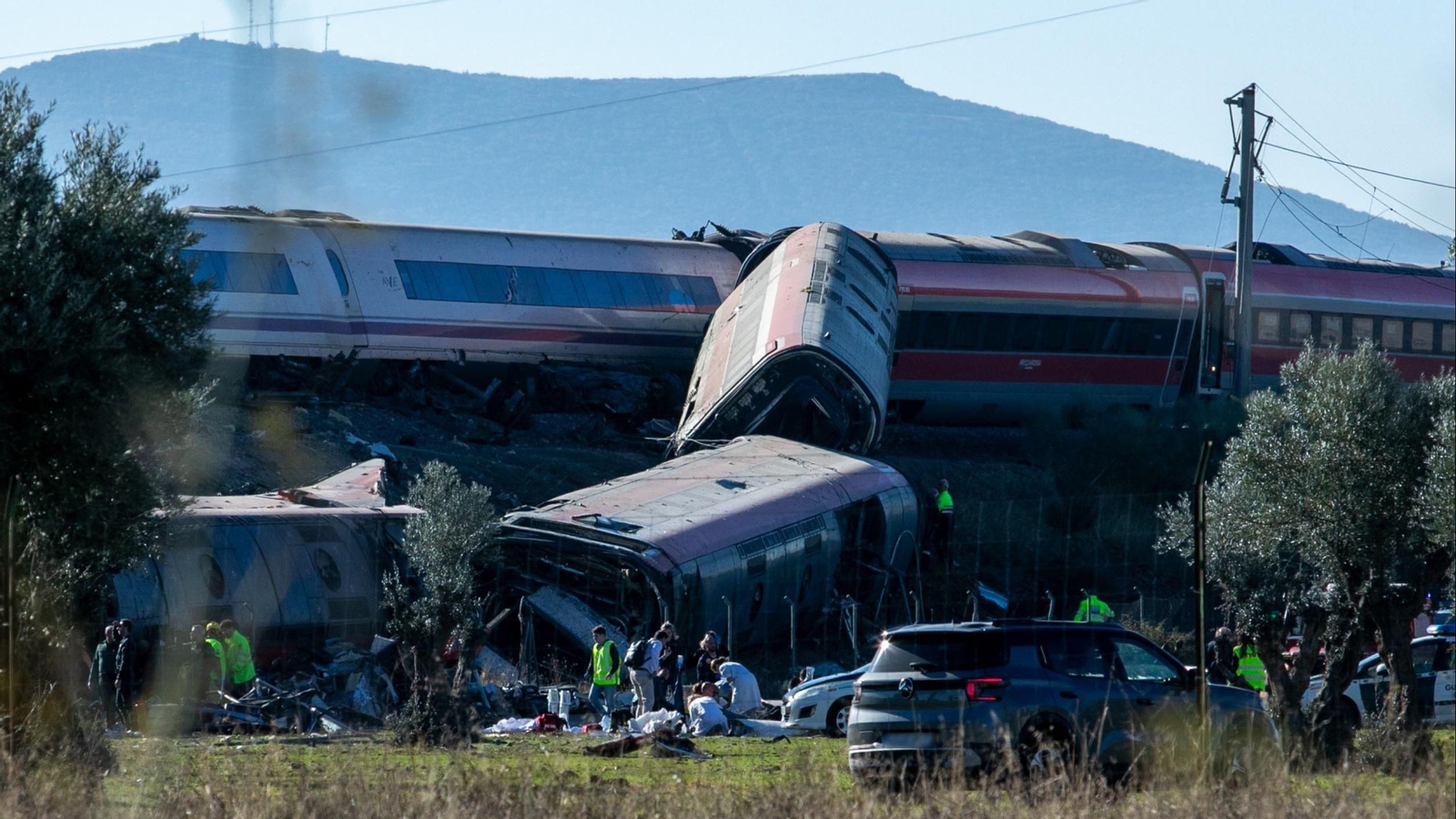 Dos trenes colisionan en la estación de Urda.