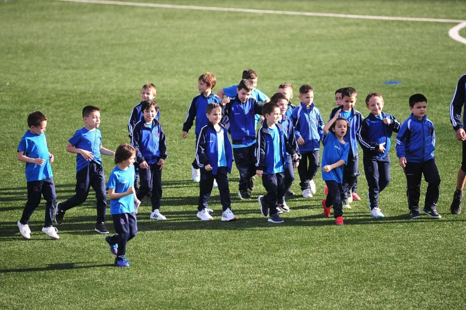 Los canijos del Barbadás pisaron el césped en el descanso del partido.