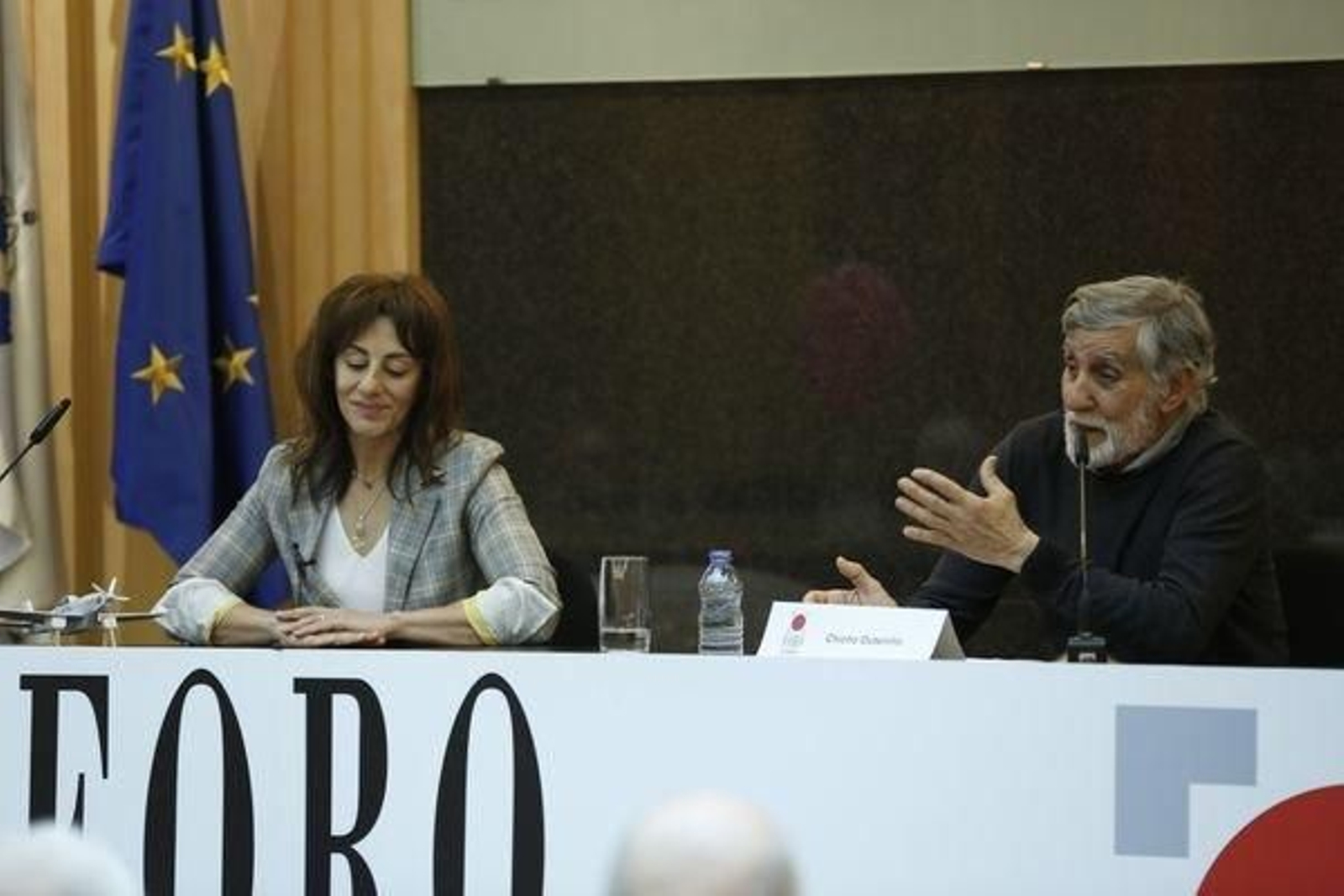 Ourense. 12/04/18. Foro La Región con Chus Lago.
En la foto Chus Lago, Chicho Outeiriño 
Foto: Xesús Fariñas