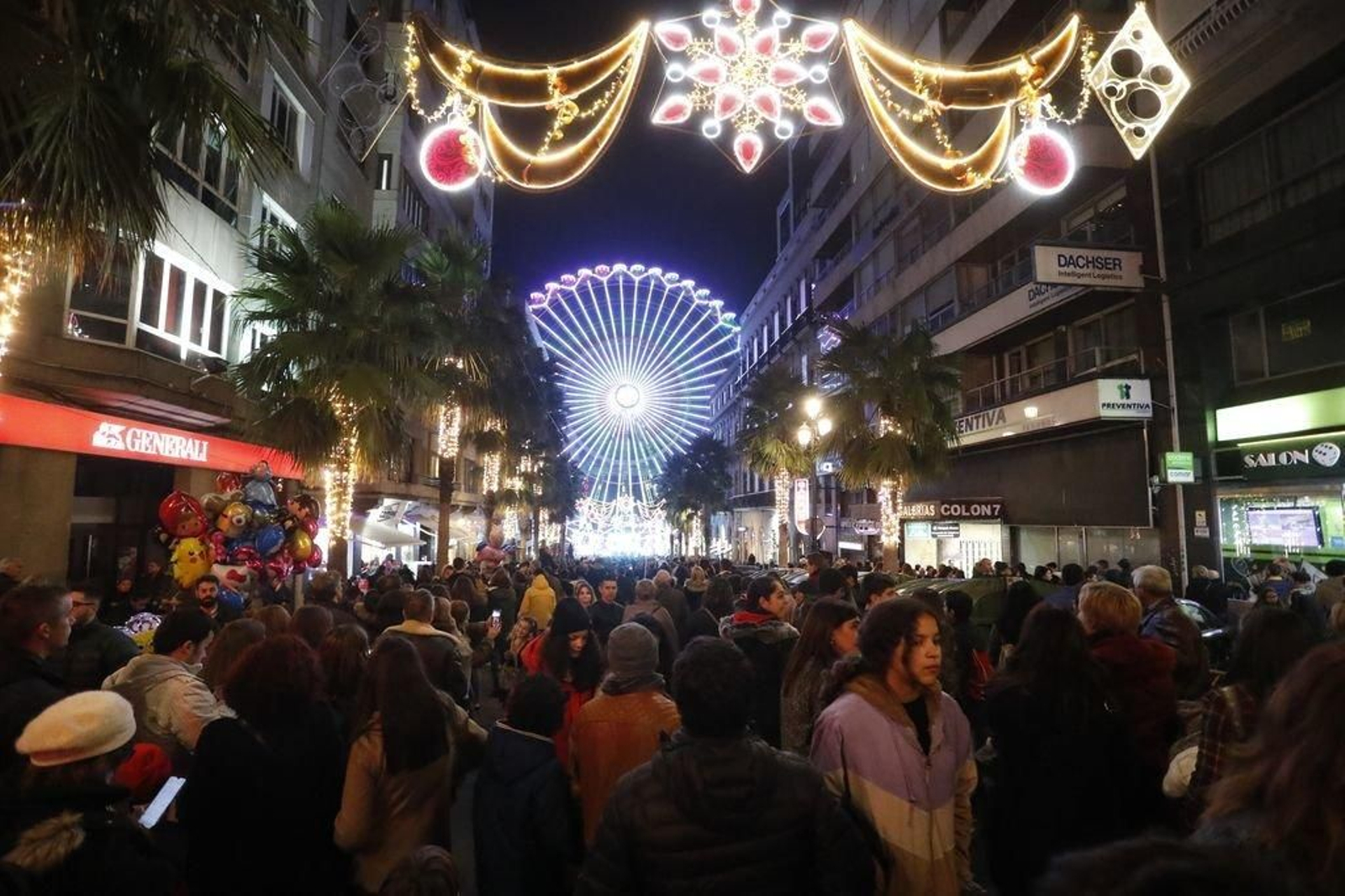 Los turistas invaden Vigo en el Puente151