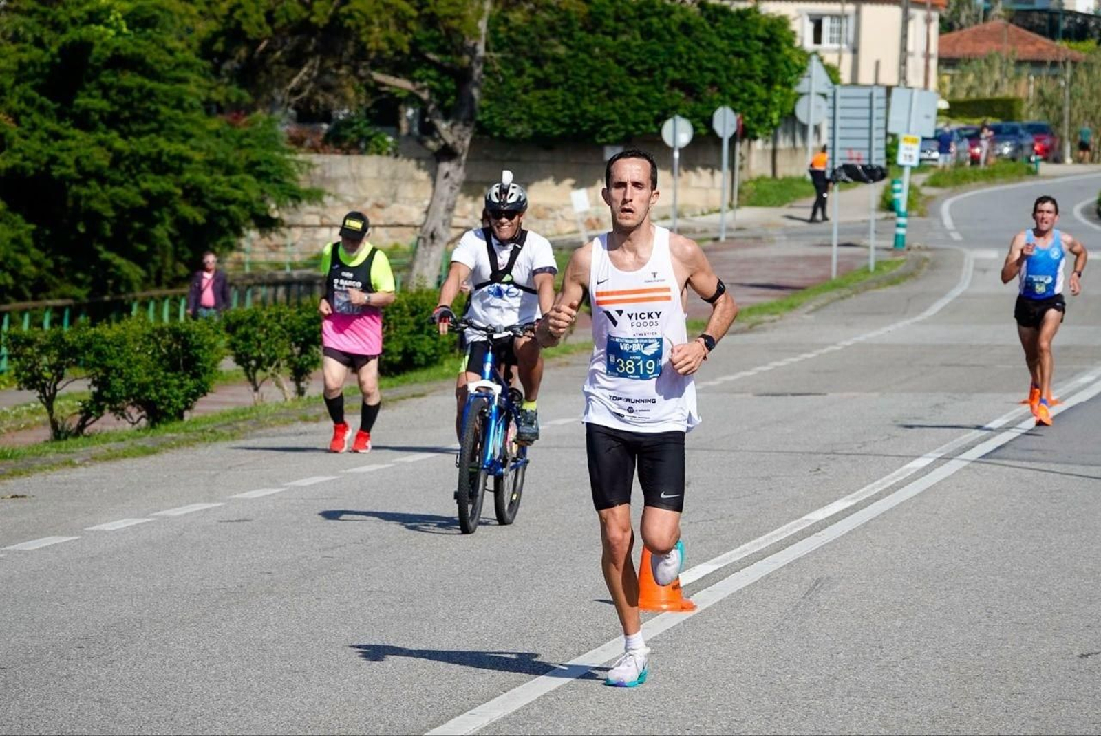 El ganador de la Vig-Bay 2024 en un tramo de la prueba.