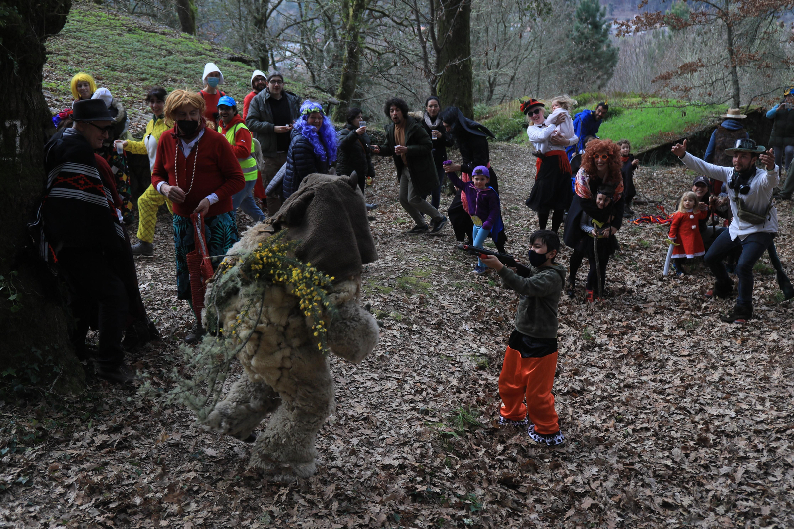 Caza del oso en Sande, Cartelle. José Paz