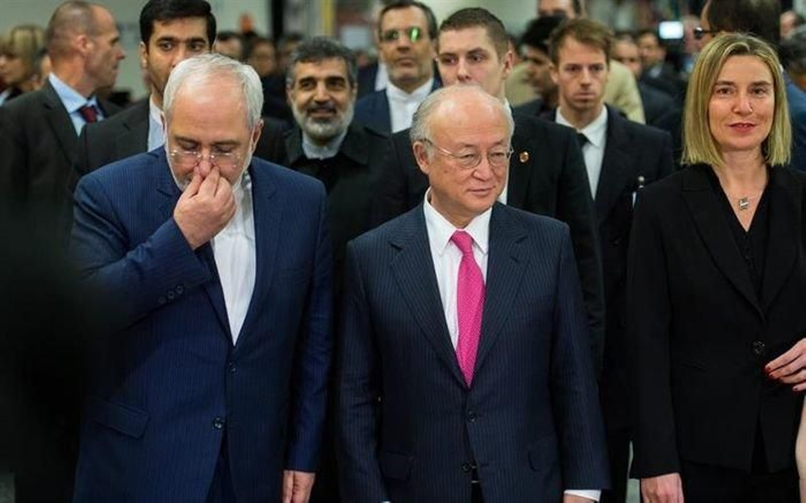 El director general del International Atomic Energy Agency, Yukiya Amano, la representante de Exteriores de la UE, Federica Mogherini, y el ministro de Exteriores iraní, Mohammad Javad Zarif.