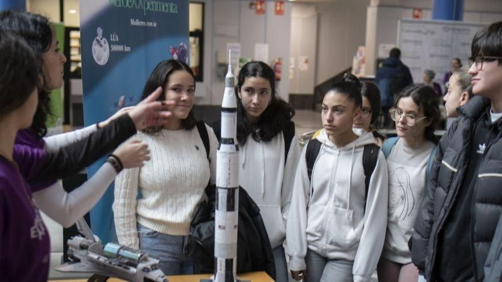 Del espacio al microscopio la ciencia tiene rostro de mujer