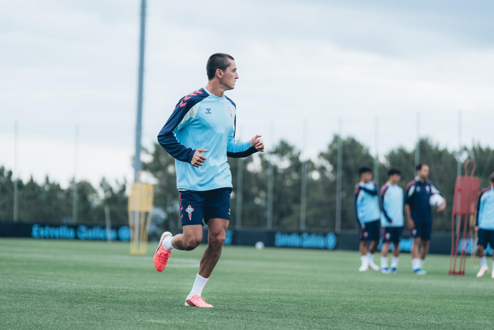 Carlos Dotor estuvo ayer en la ciudad deportiva de Mos con el resto de sus compañeros.