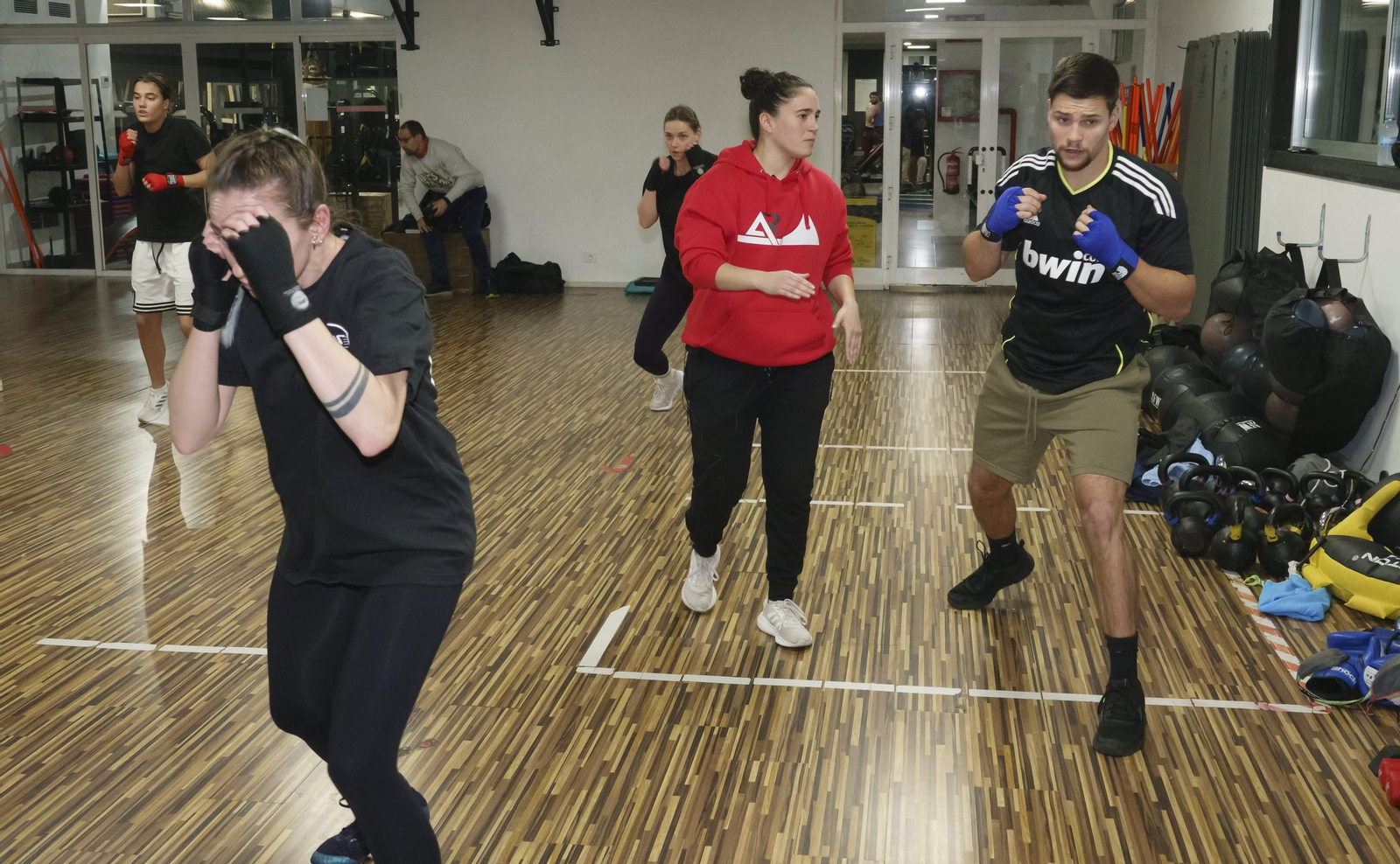 Galería | Así entrenan boxeo en el Gimnasio Arenal
