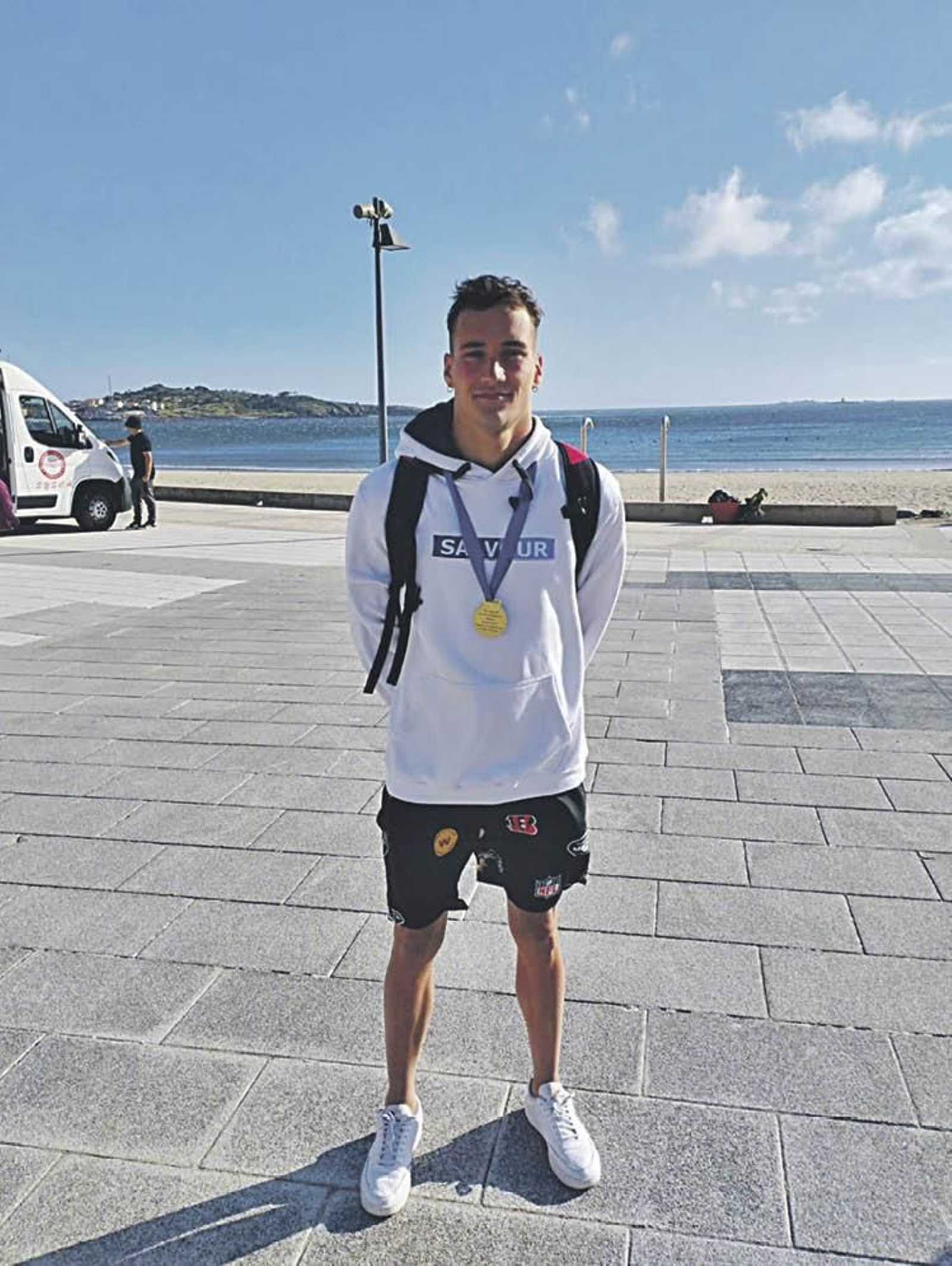 José Moure Doval, el campeón en nadar surf.