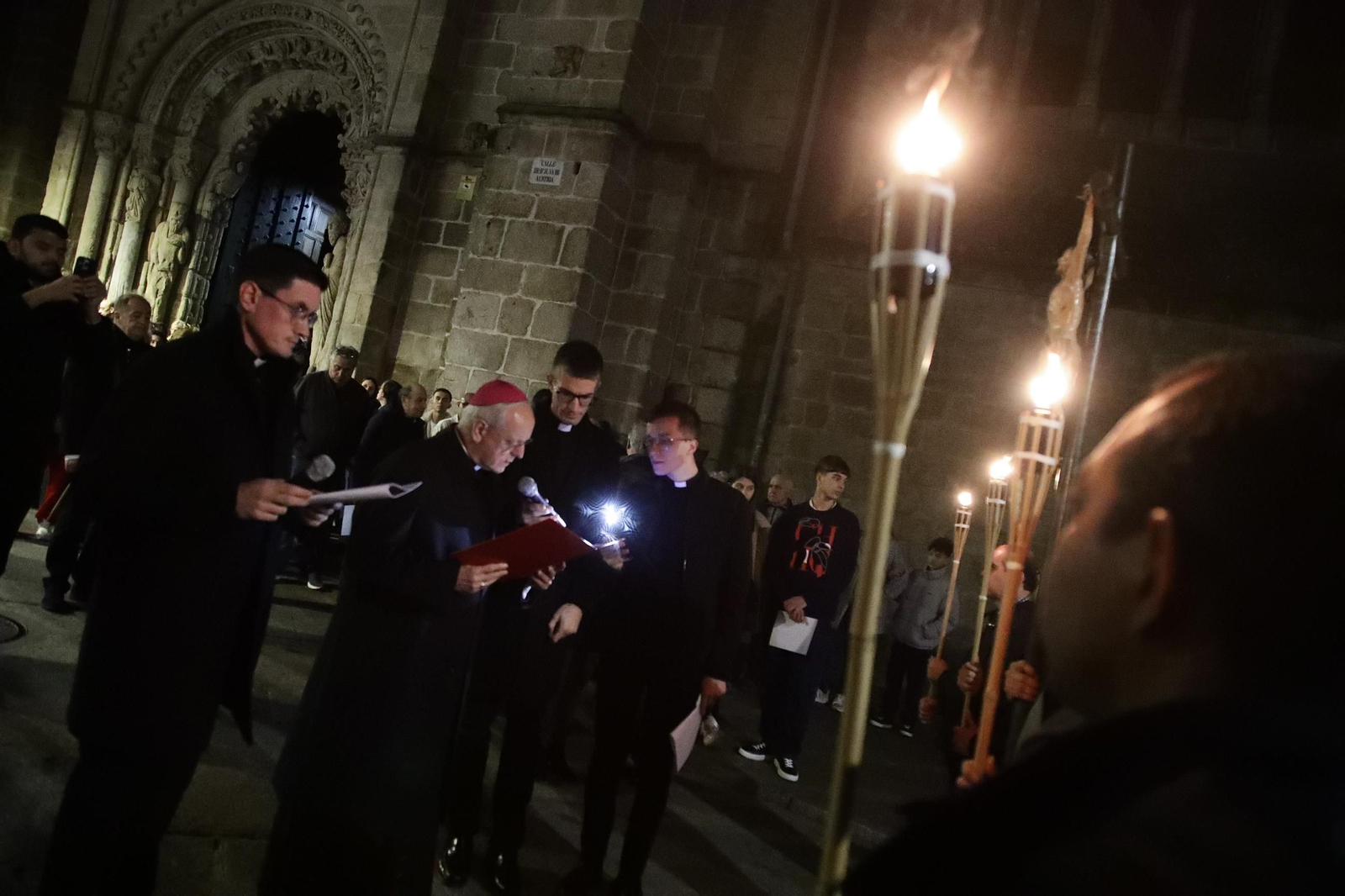 Galería | El Vía Crucis del Cristo de los Desamparados, en fotos