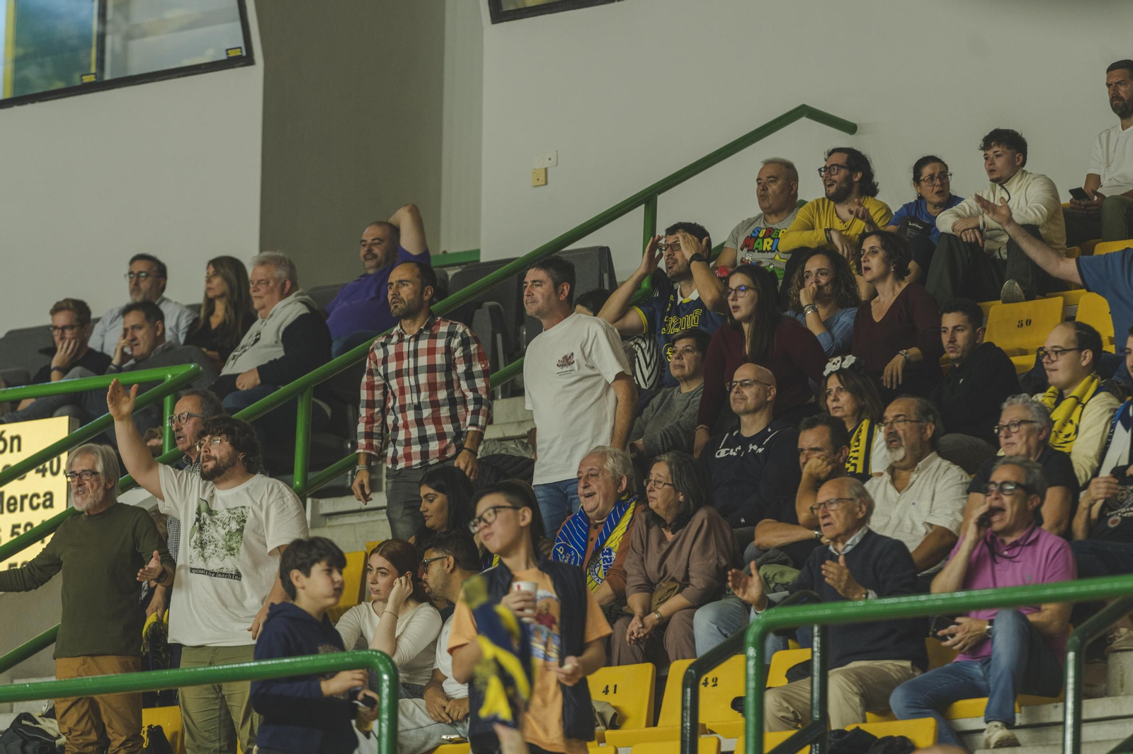 Galería | El COB asusta los fantasmas en Samaín y logra la victoria ante el Fibwi
