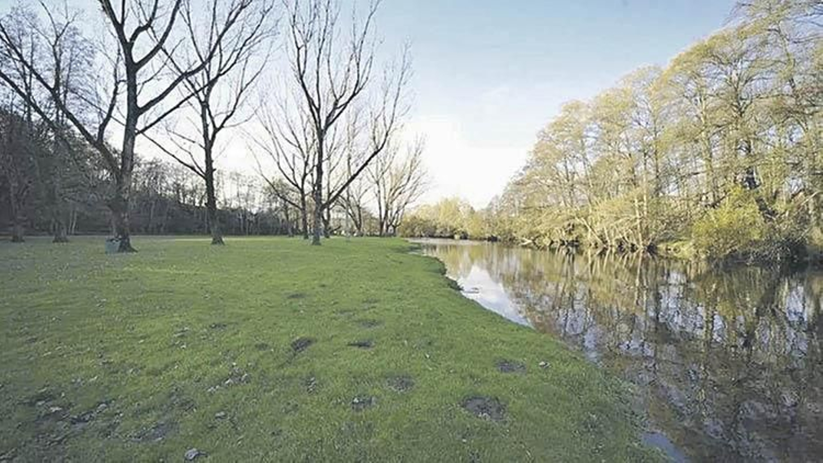 La zona de baño de A Acearrica, en el río Arnoia a su paso por Allariz.