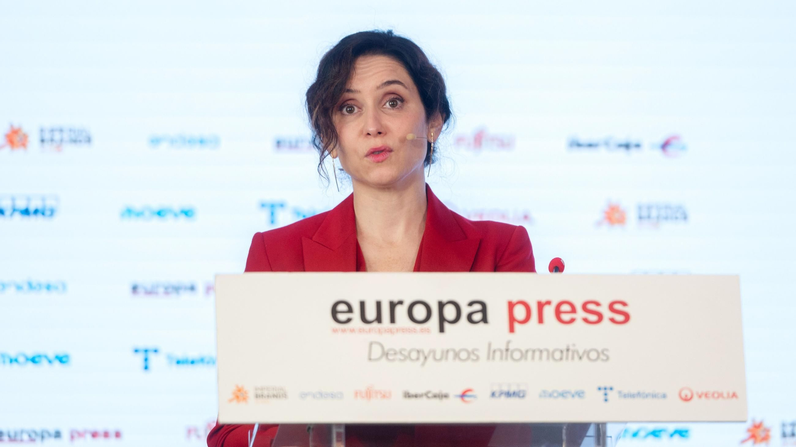 La presidenta de la Comunidad de Madrid, Isabel Díaz Ayuso, interviene durante un desayuno informativo de Europa Press