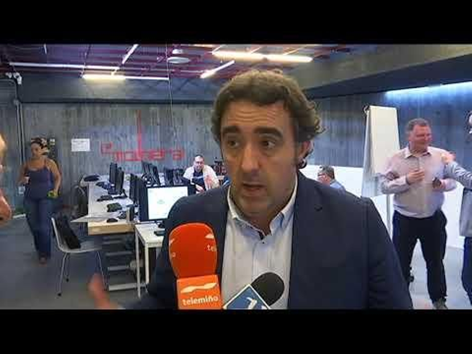 La Xunta explica los programas y ayudas de autoempleo en La Molinera