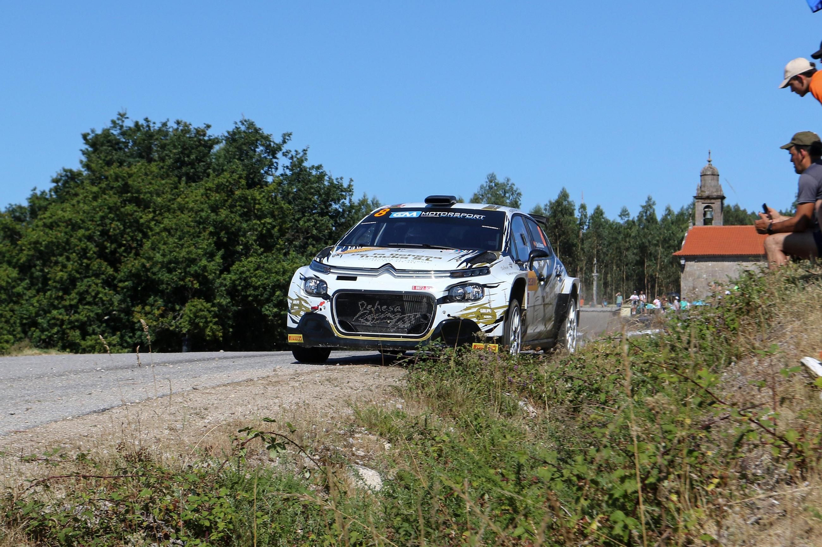 Galería | Los coches se apoderan de Vigo en el primer día del Rally Rías Baixas