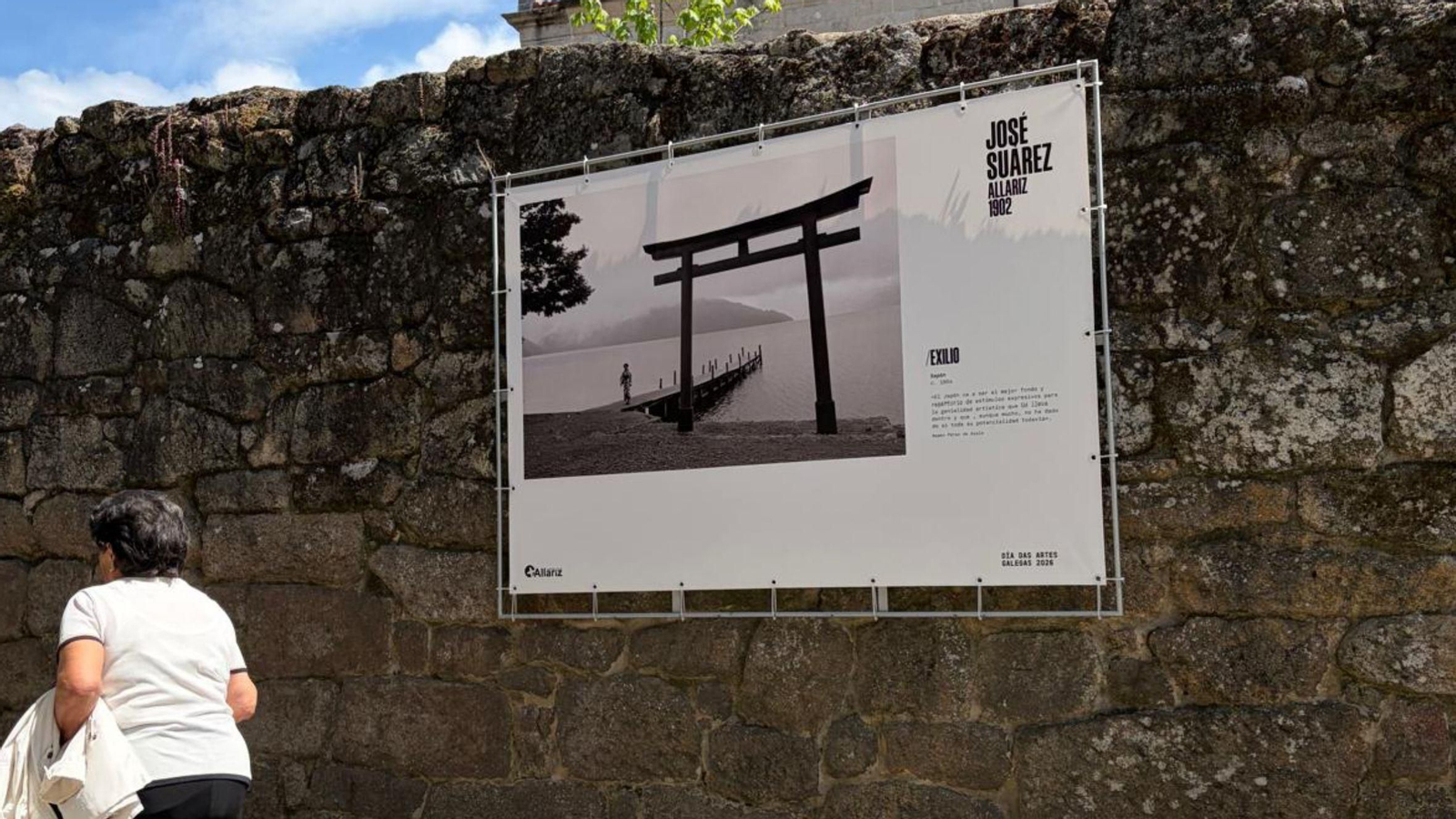 Uno de los carteles, que muestra una instantánea de la colección dedicada a Japón.