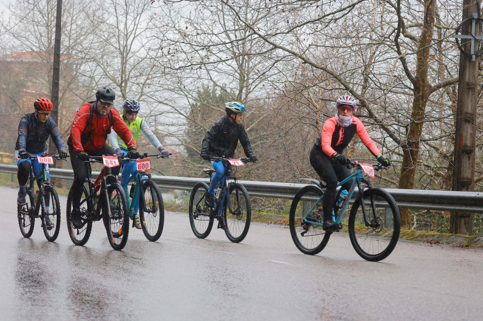 Galería | Decenas de ciclistas participan en la Gran Bikedada de Vigo