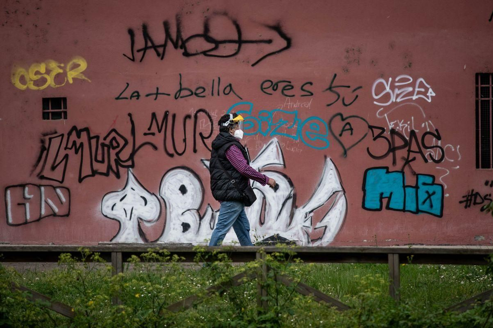 Ambiente diario en Ourense en el primer día que el gobierno permite hacer deporte con horario limitado, tras más de un mes de confinamiento por el estado de alarma decretado ante el coronavirus. FOTO: ÓSCAR PINAL